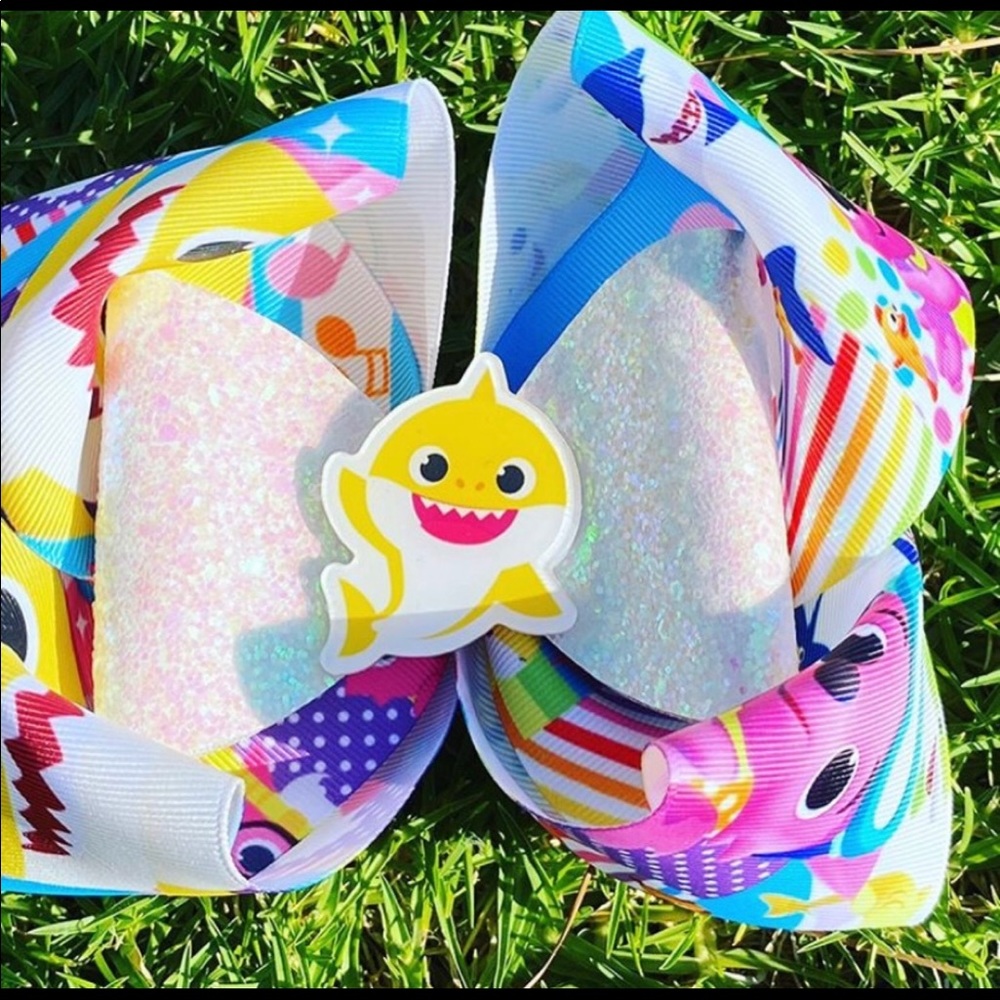 Baby shark bow